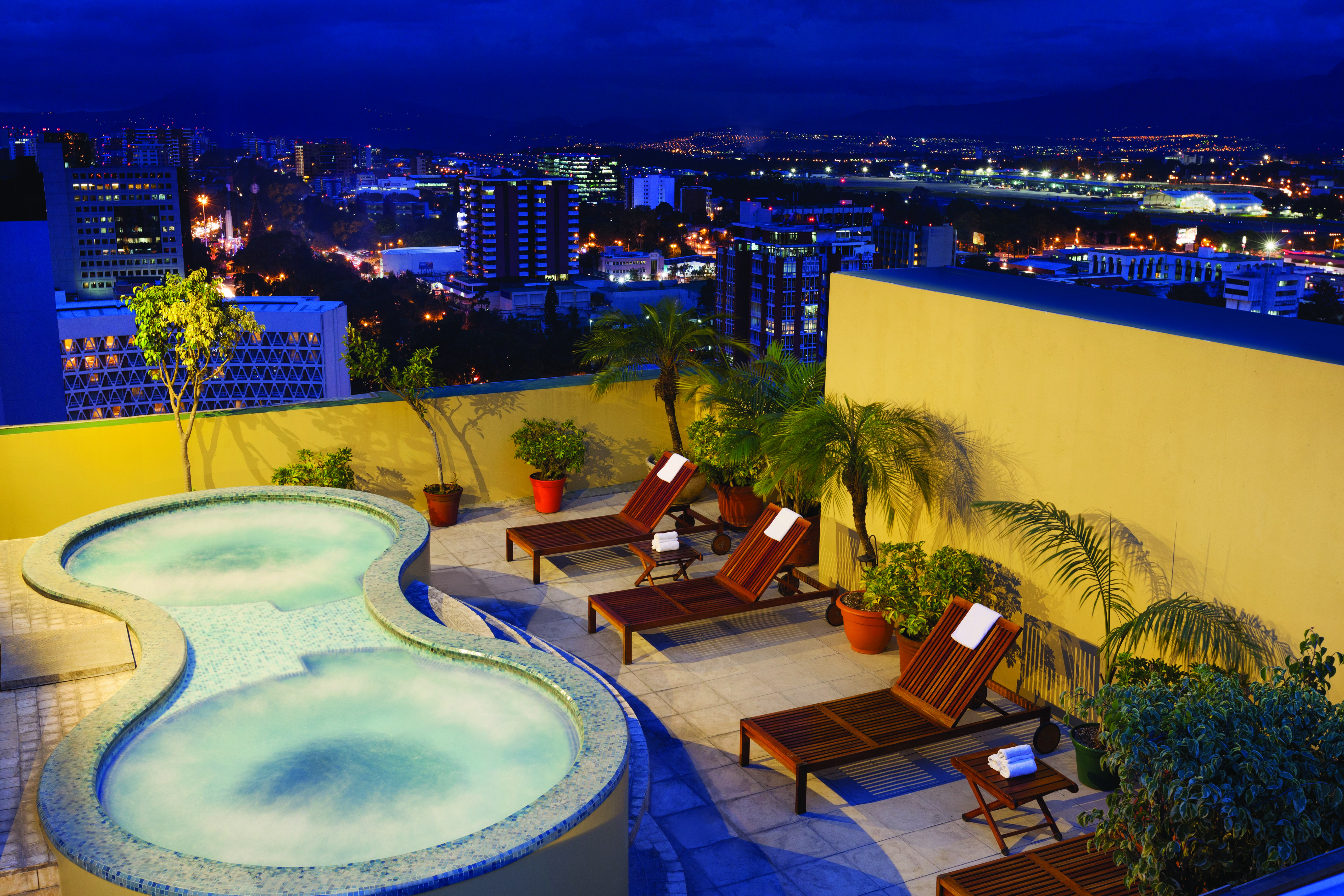 Wyndham Garden Guatemala City Exterior photo